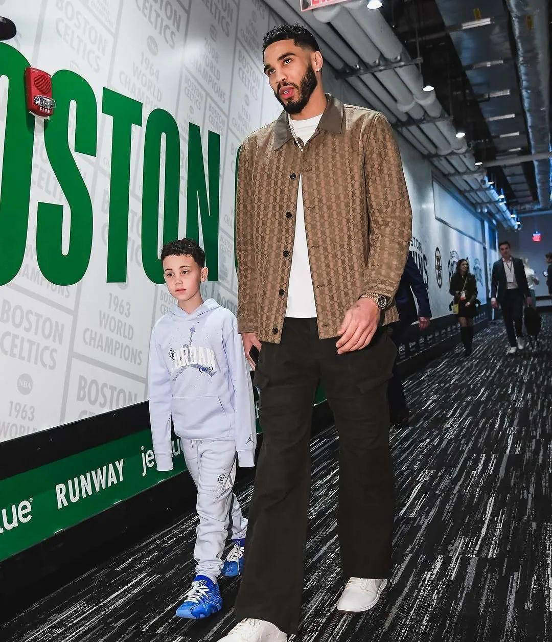 开云-塔图姆重要时刻比赛局势复杂，RNG带队取胜！热度持续攀升-开云