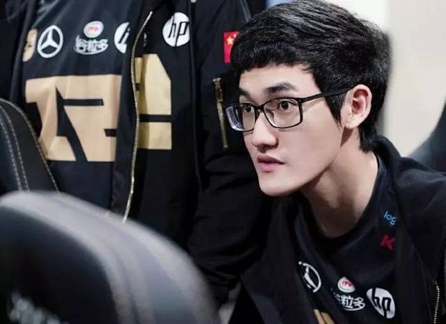 开云-Karsa新星爆冷表现突出，RNG前途光明！全场沸腾不已-开云