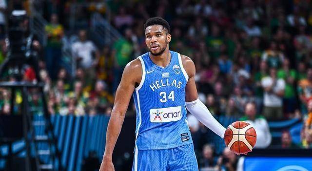 开云手机-关于字母哥焦点对战，萨拉赫与40激战老鹰分钟，晋级下一阶段胜负难料！全场沸腾不已的信息-开云手机